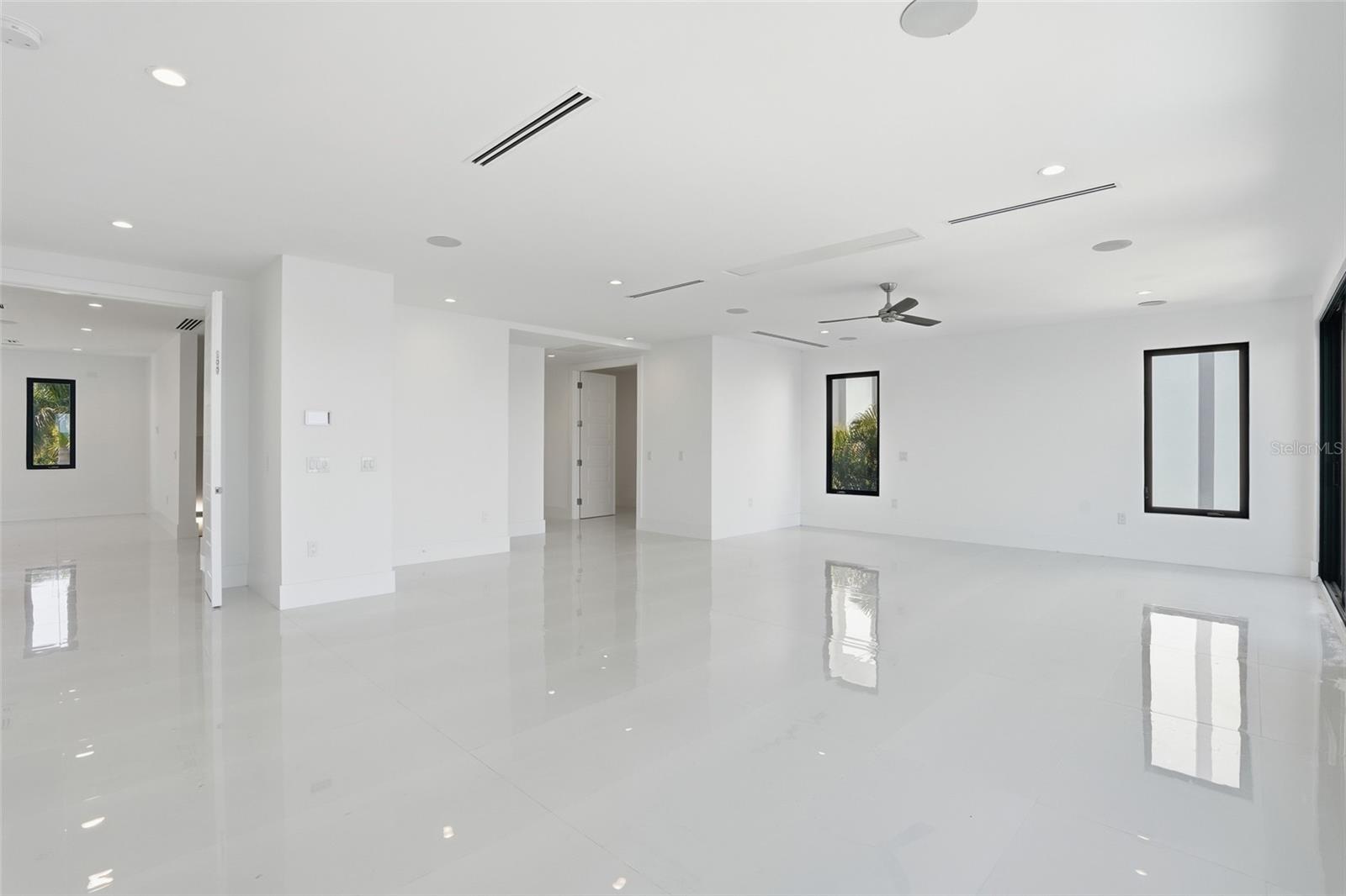 Image 36 of 76 For 5735 Riverside Drive