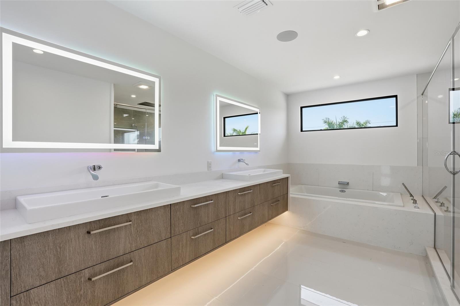 Image 38 of 76 For 5735 Riverside Drive