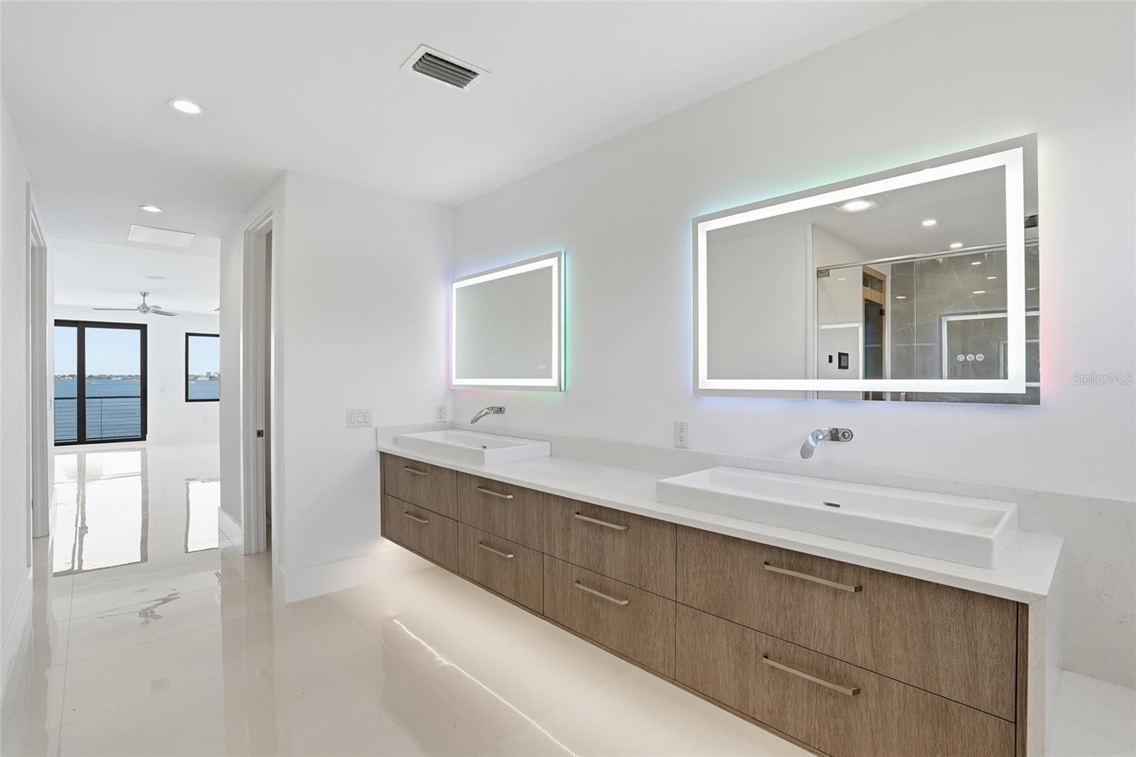 Image 41 of 76 For 5735 Riverside Drive