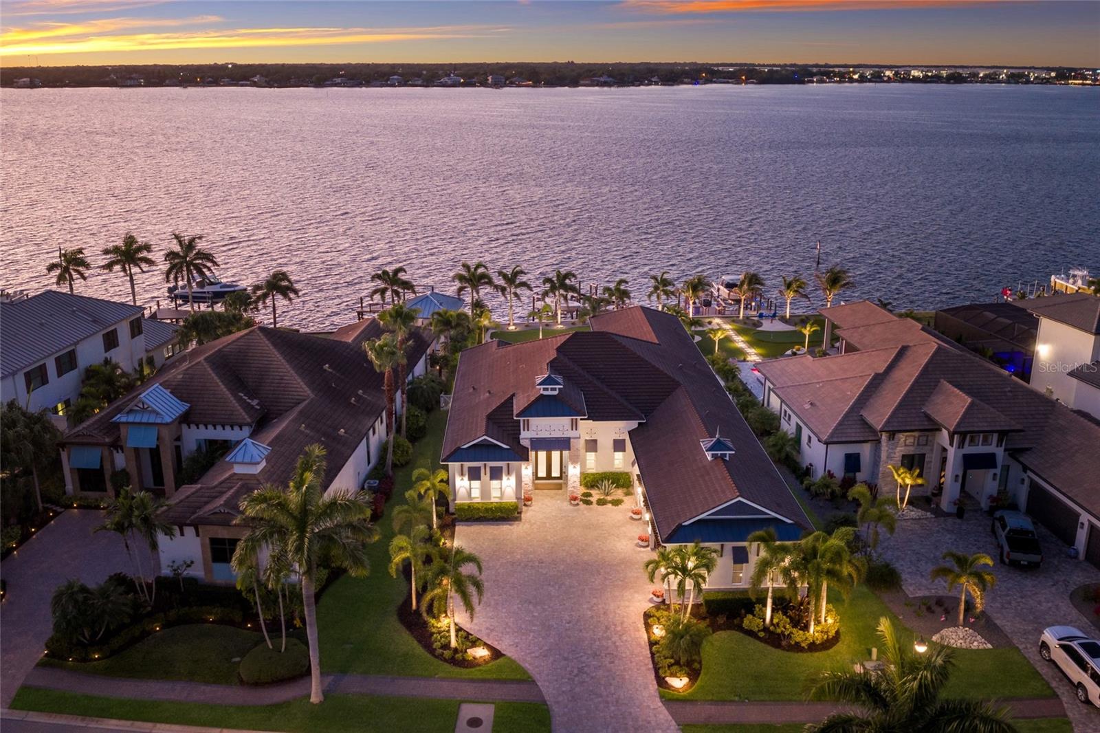 Image 3 of 93 For 664 Regatta Way