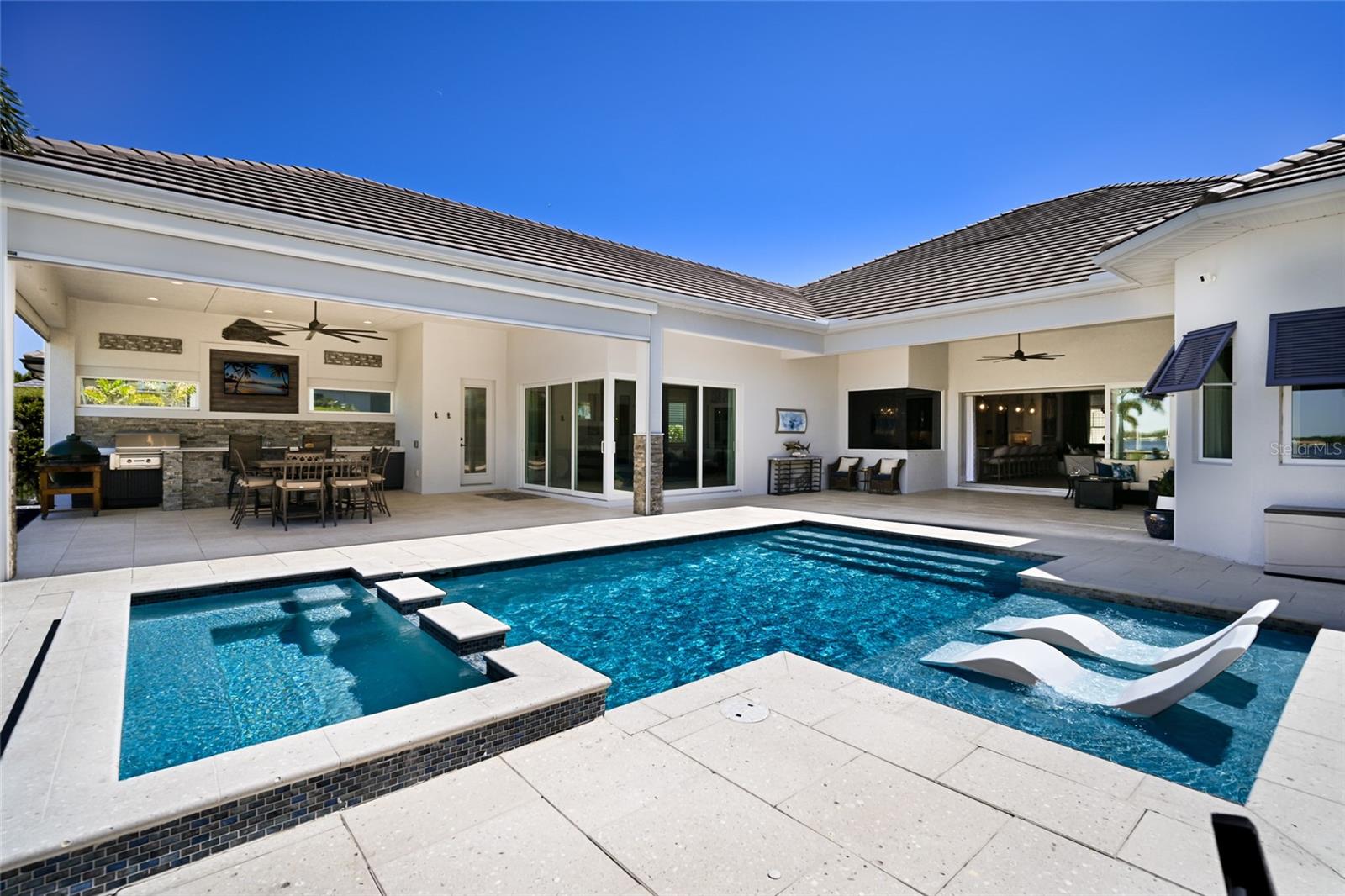 Image 81 of 93 For 664 Regatta Way