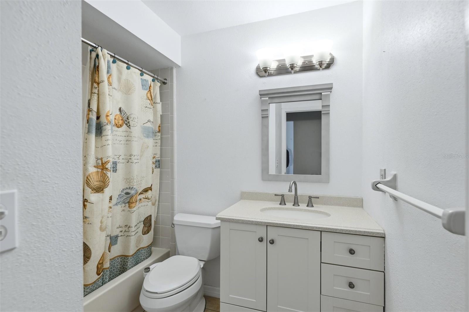 Image 15 of 27 For 3804 41st Avenue W