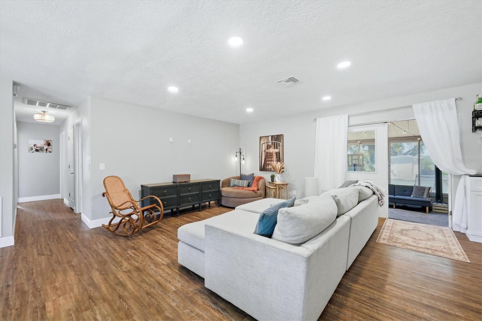 Image 10 of 42 For 9811 28th Avenue E