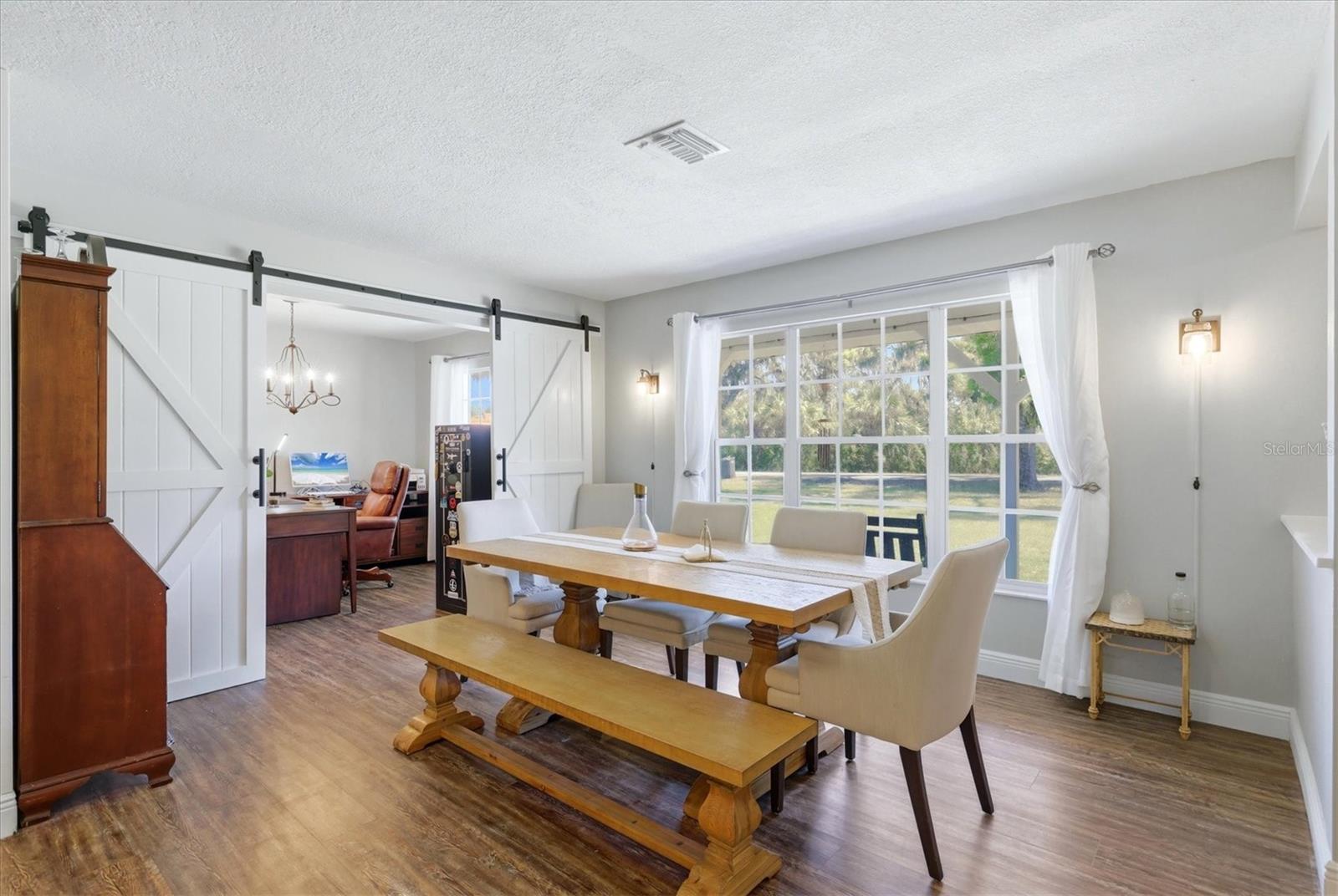 Image 8 of 42 For 9811 28th Avenue E