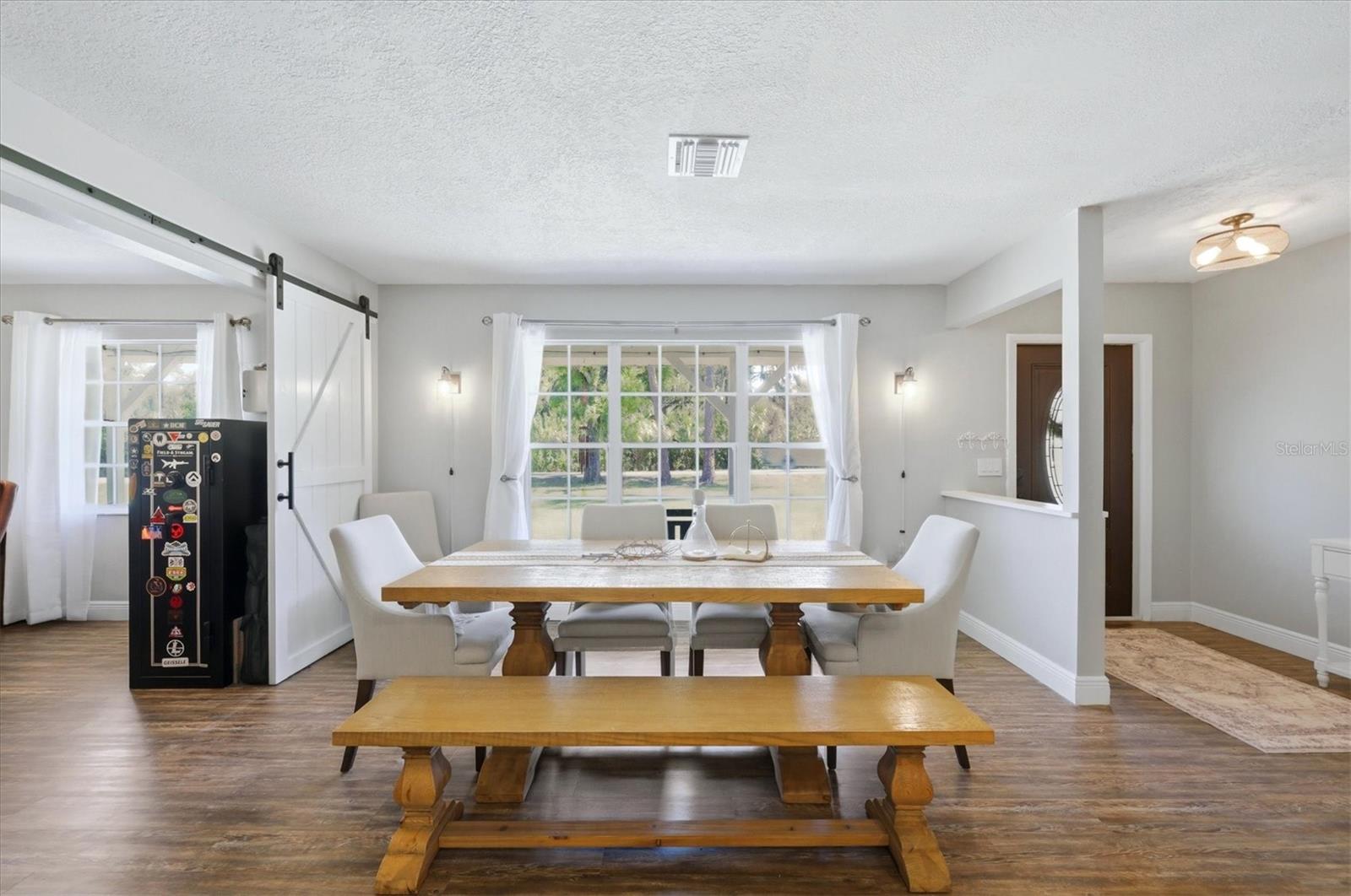 Image 9 of 42 For 9811 28th Avenue E