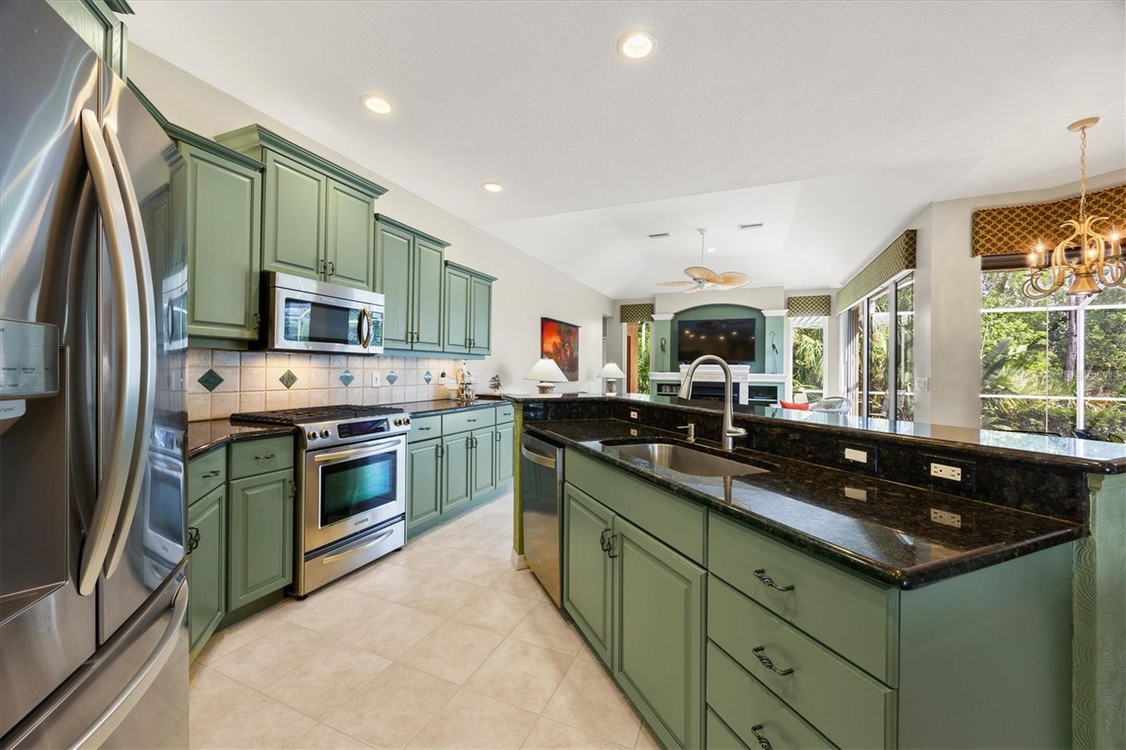 Image 16 of 52 For 8045 Waterview Boulevard