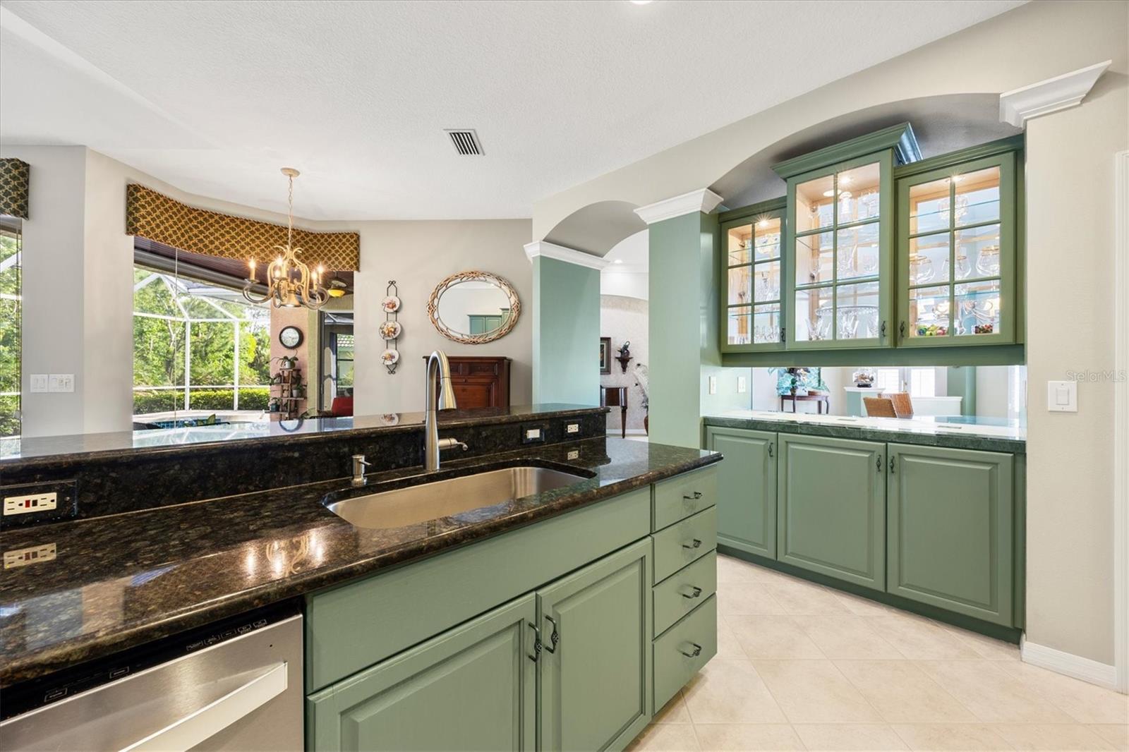 Image 17 of 52 For 8045 Waterview Boulevard