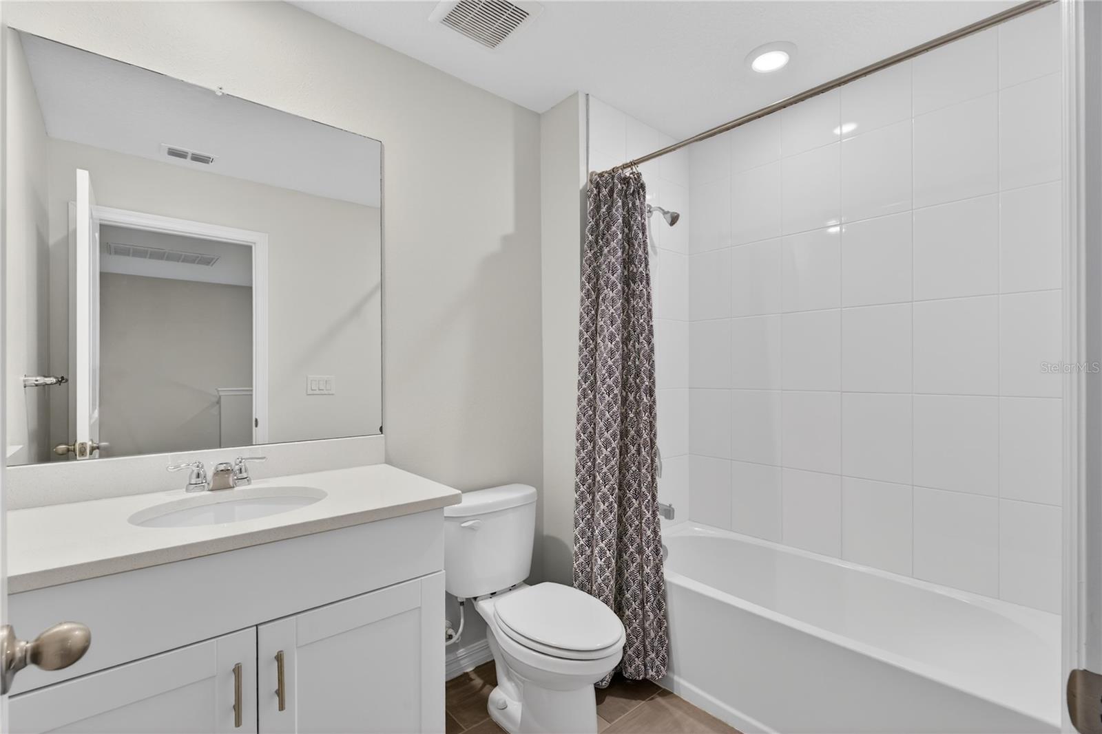 Image 17 of 35 For 17124 Blowfish Drive