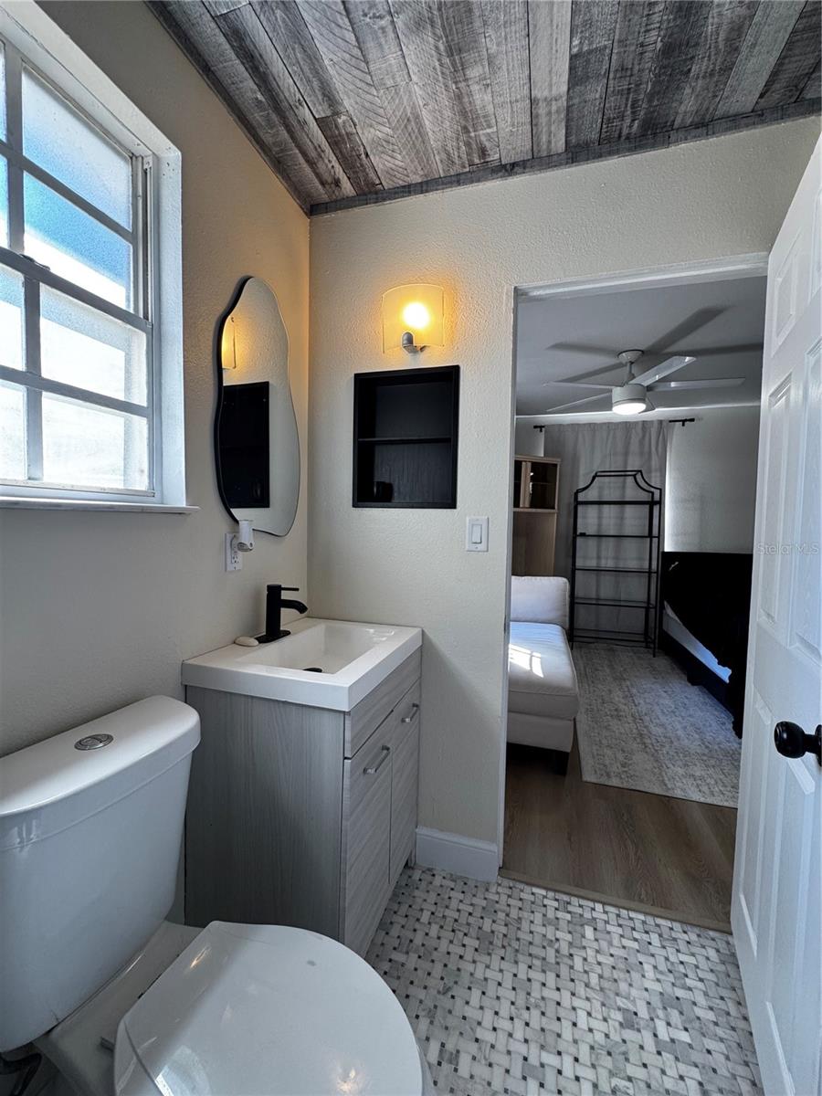 Image 13 of 27 For 3008 Hillview Street