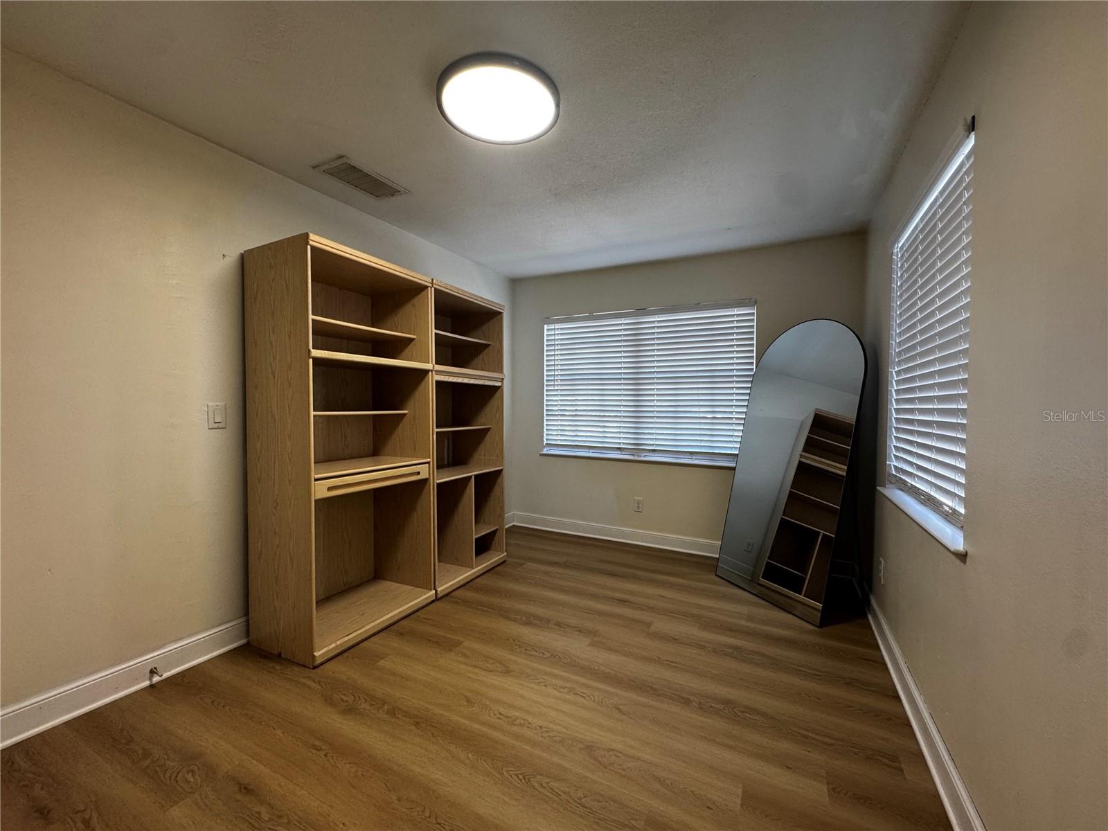 Image 15 of 27 For 3008 Hillview Street