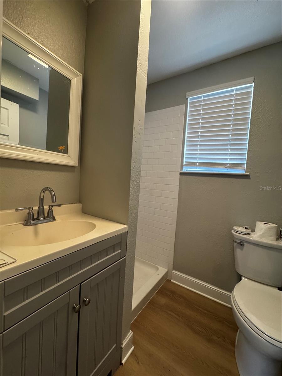 Image 17 of 27 For 3008 Hillview Street