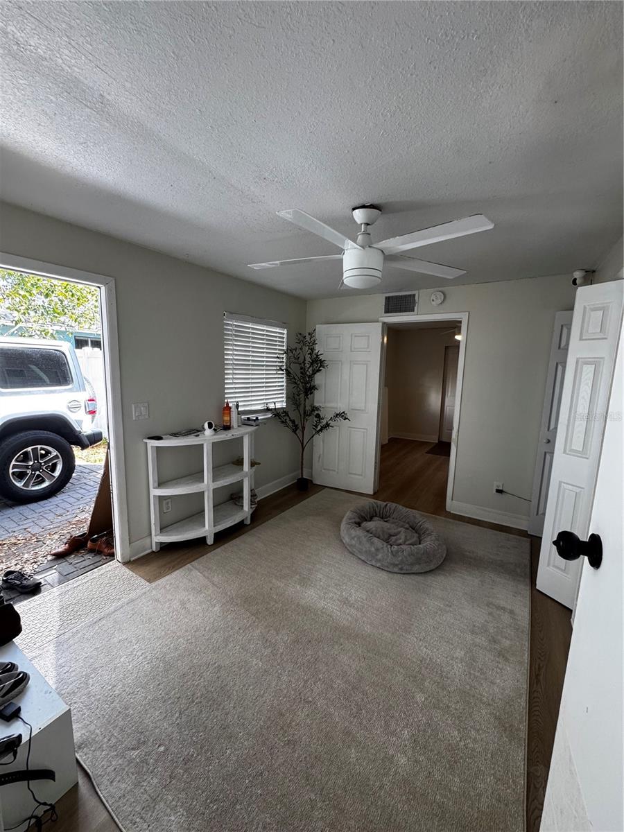 Image 18 of 27 For 3008 Hillview Street