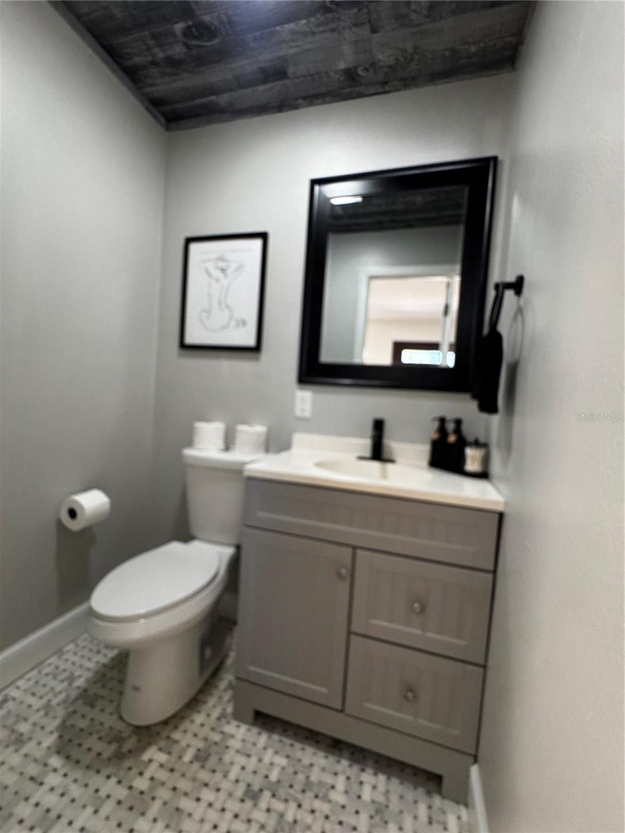 Image 22 of 27 For 3008 Hillview Street