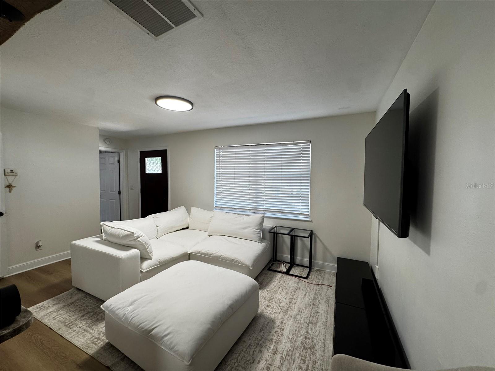 Image 7 of 27 For 3008 Hillview Street