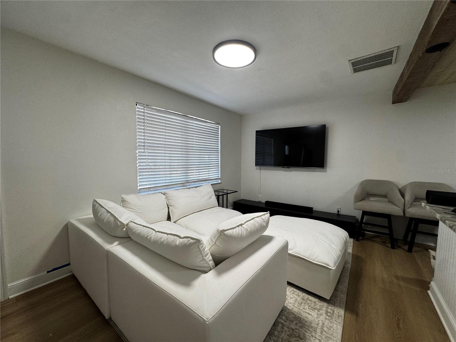 Image 8 of 27 For 3008 Hillview Street