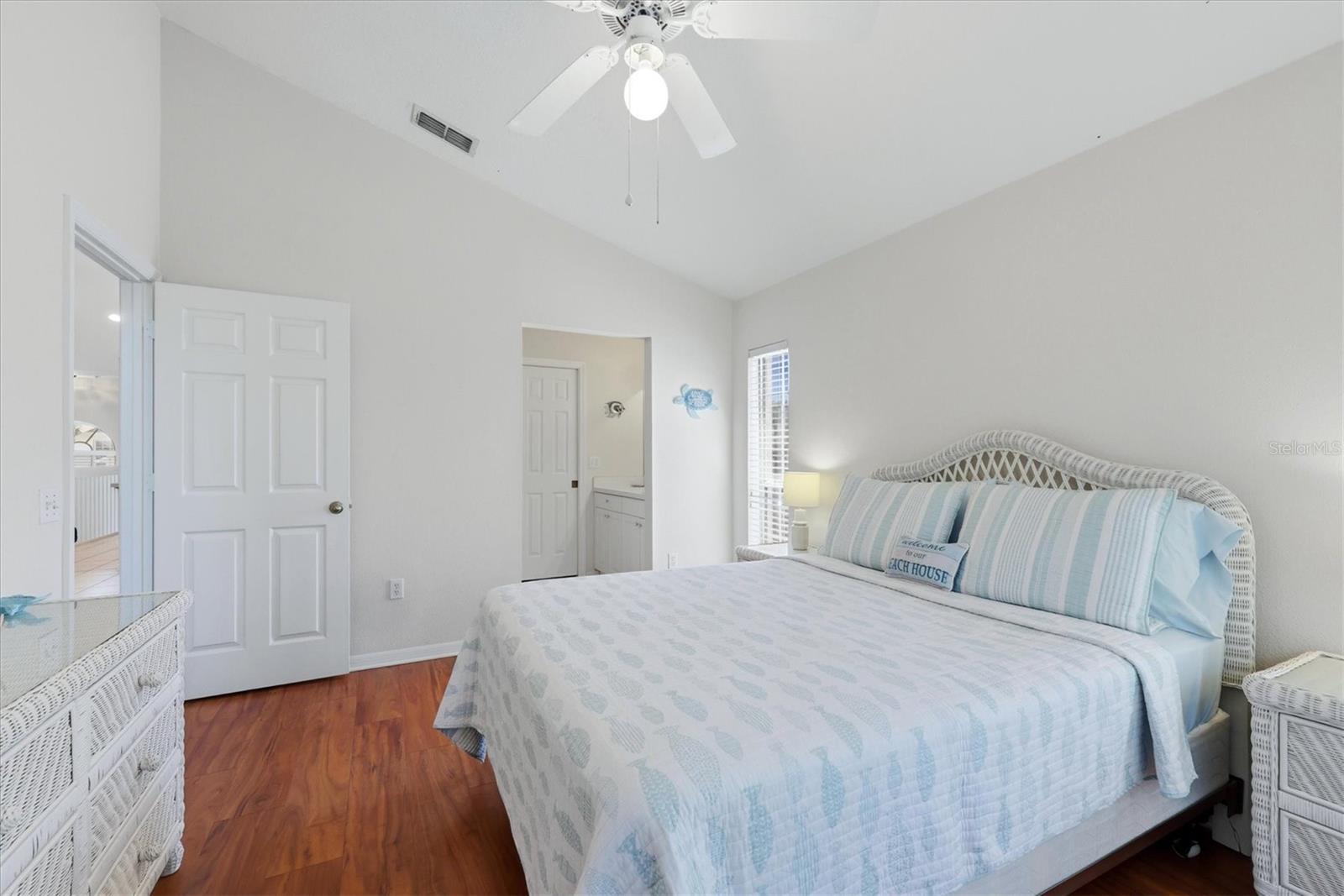 Image 16 of 45 For 4205 Castlebridge Lane 1120