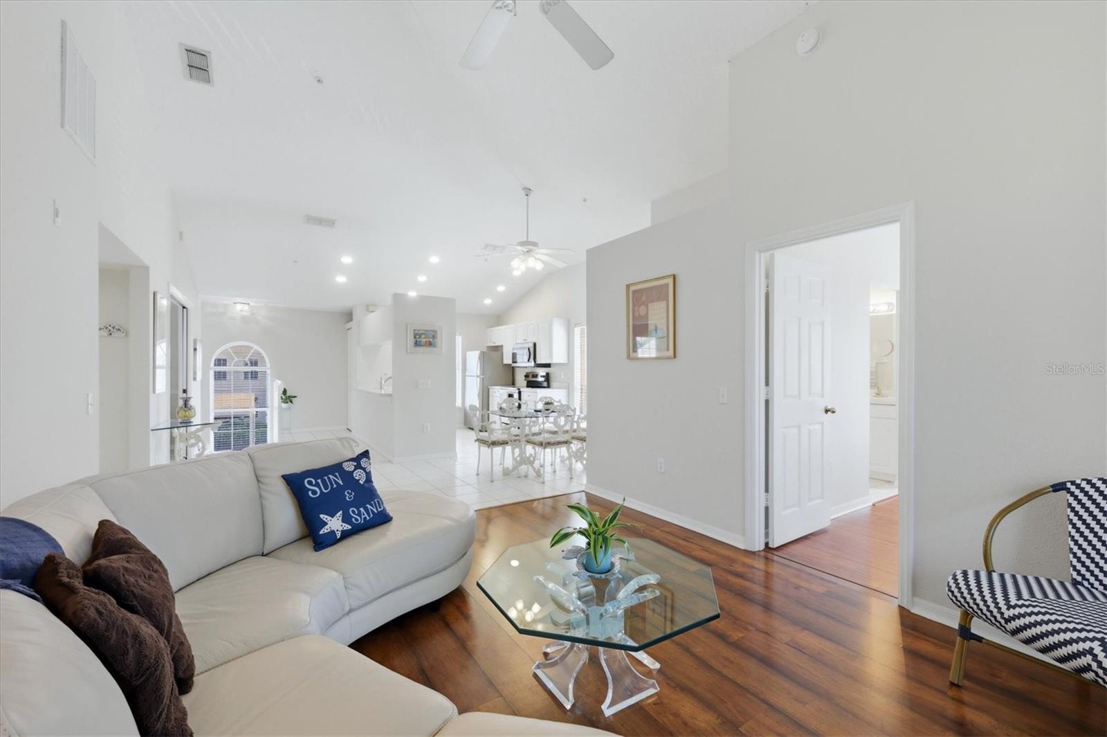 Image 8 of 45 For 4205 Castlebridge Lane 1120