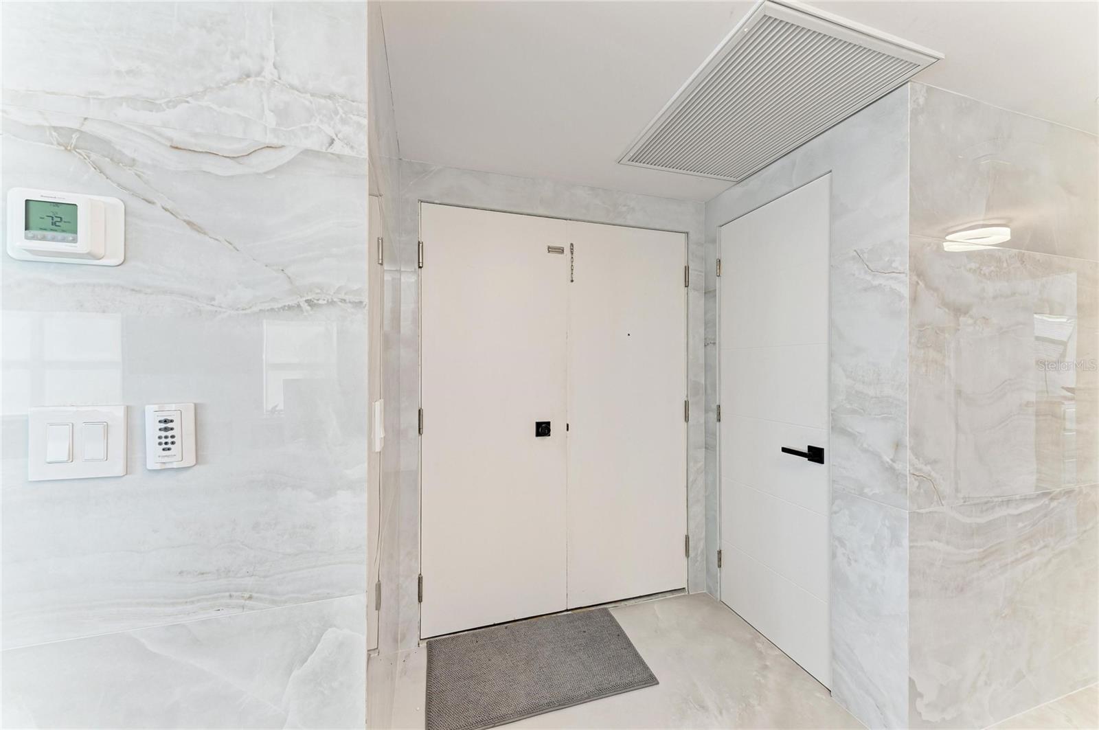 Image 13 of 74 For 603 Longboat Club Road 204n