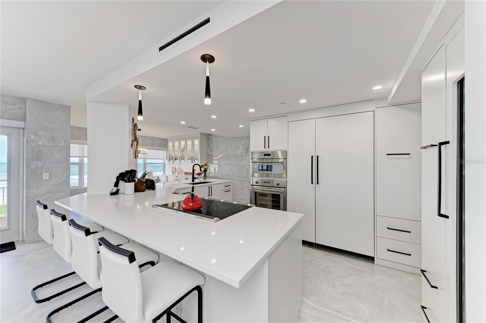 Image 20 of 74 For 603 Longboat Club Road 204n