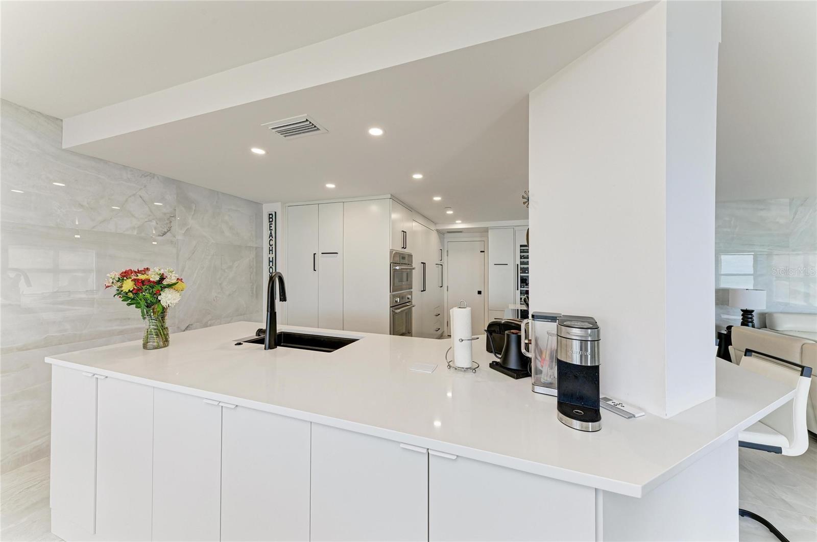 Image 22 of 74 For 603 Longboat Club Road 204n