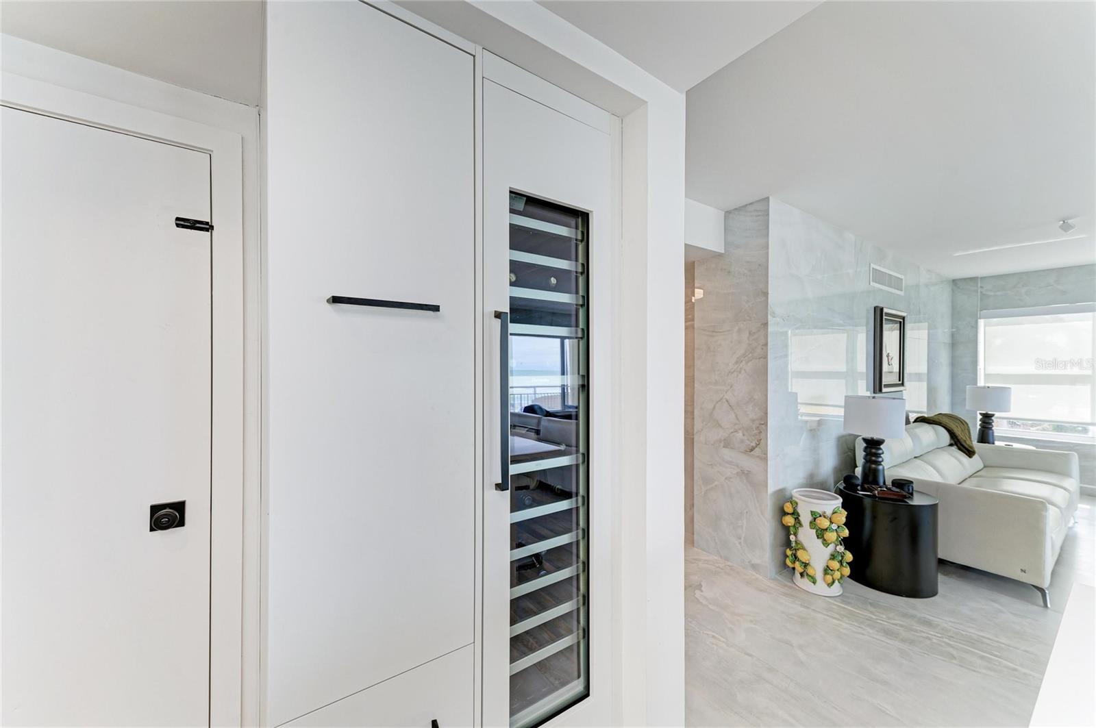 Image 28 of 74 For 603 Longboat Club Road 204n