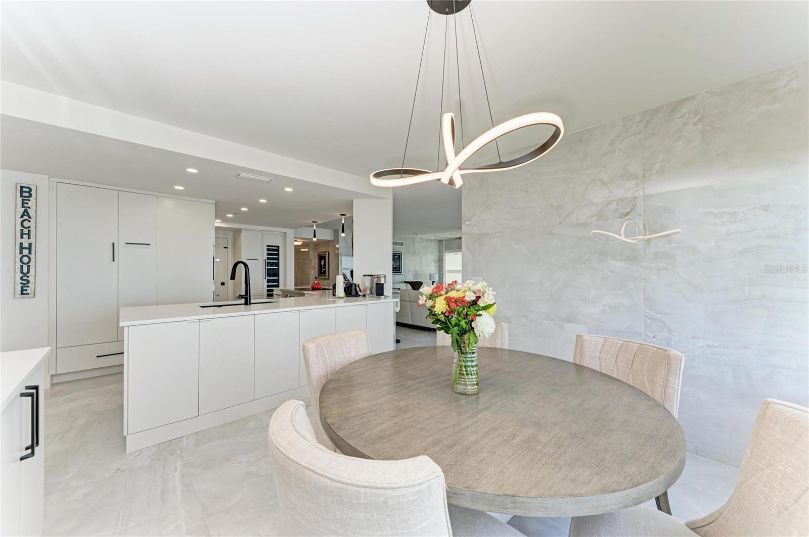 Image 32 of 74 For 603 Longboat Club Road 204n