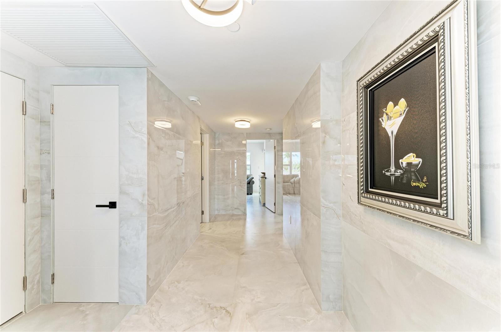 Image 33 of 74 For 603 Longboat Club Road 204n