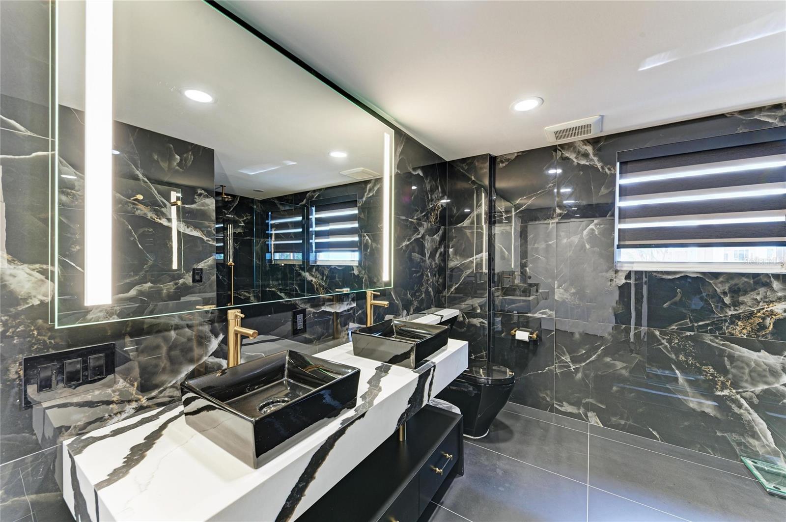 Image 38 of 74 For 603 Longboat Club Road 204n