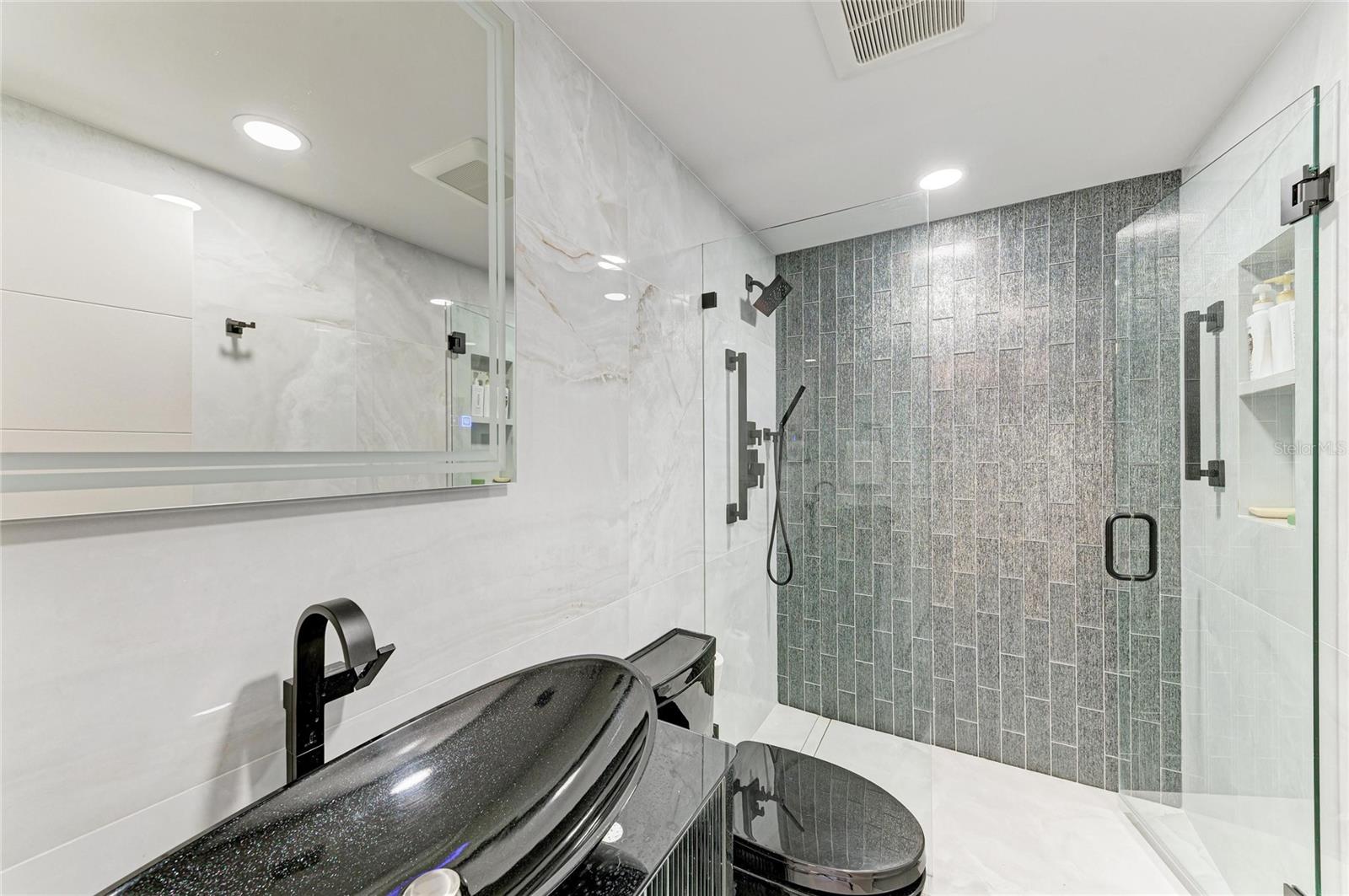 Image 42 of 74 For 603 Longboat Club Road 204n