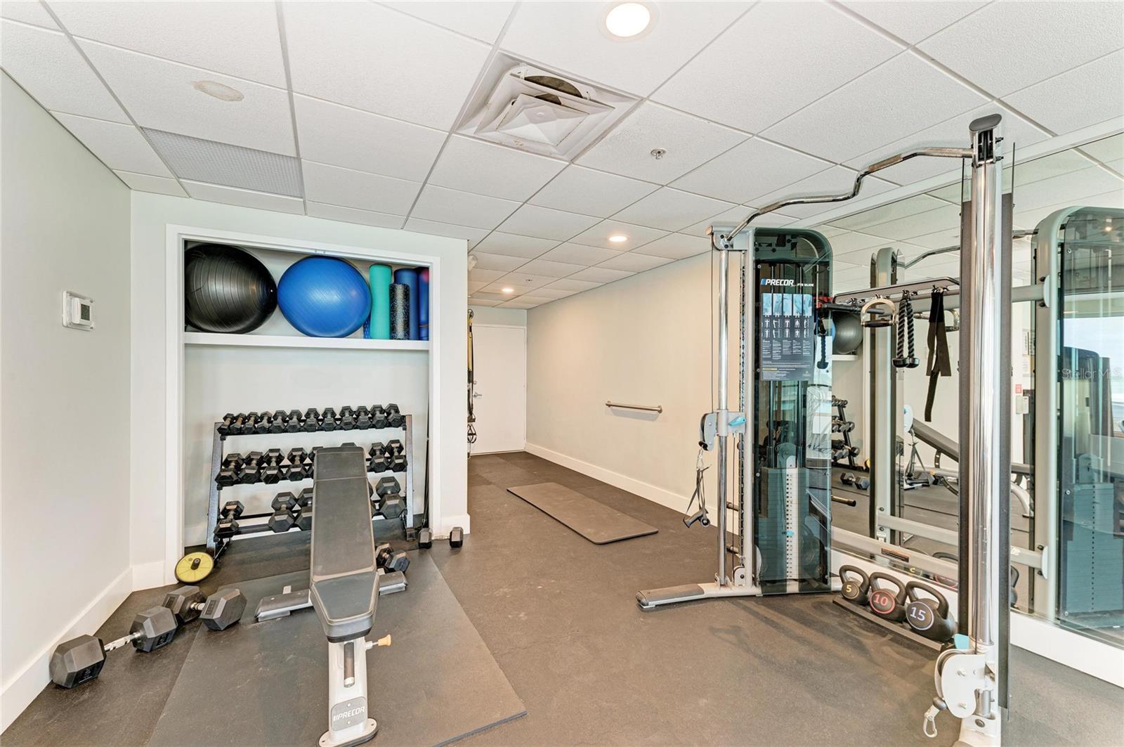 Image 49 of 74 For 603 Longboat Club Road 204n