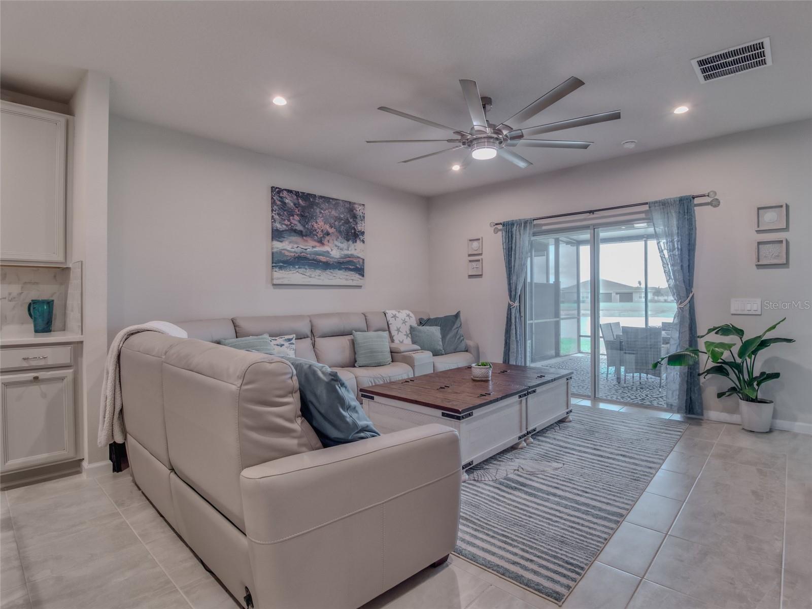 Image 13 of 41 For 16308 Lady Palm Drive