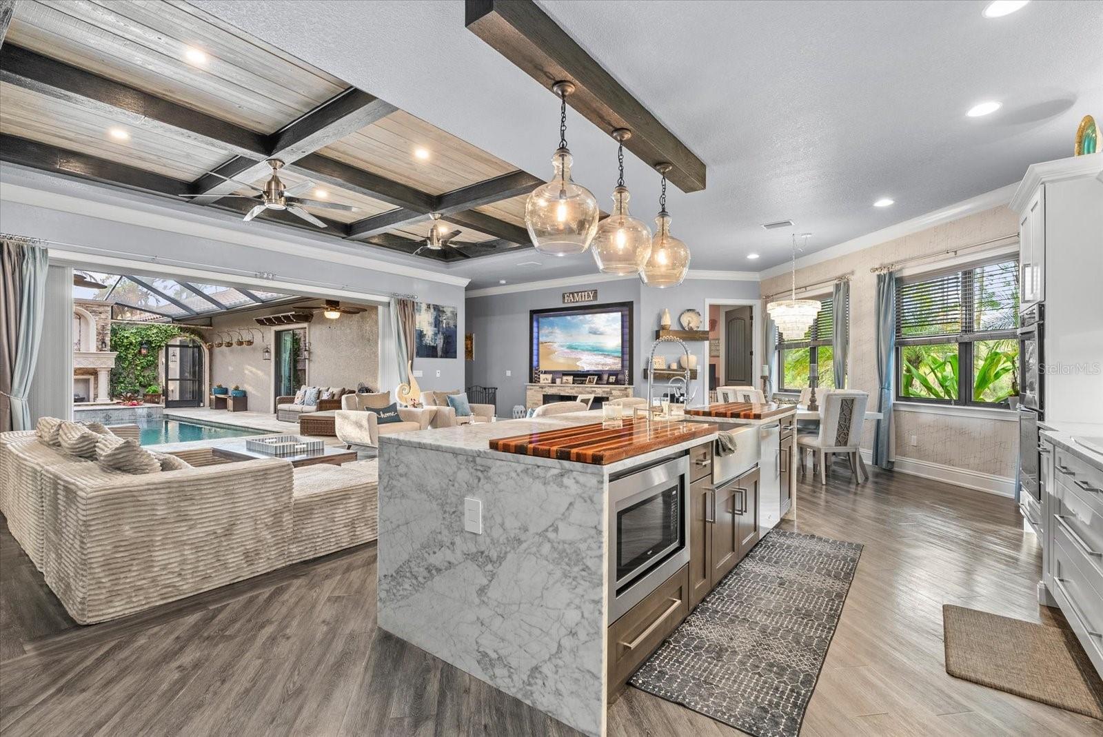 Image 12 of 49 For 3604 Tropicaire Boulevard