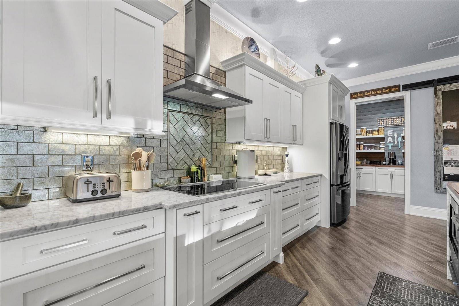 Image 13 of 49 For 3604 Tropicaire Boulevard