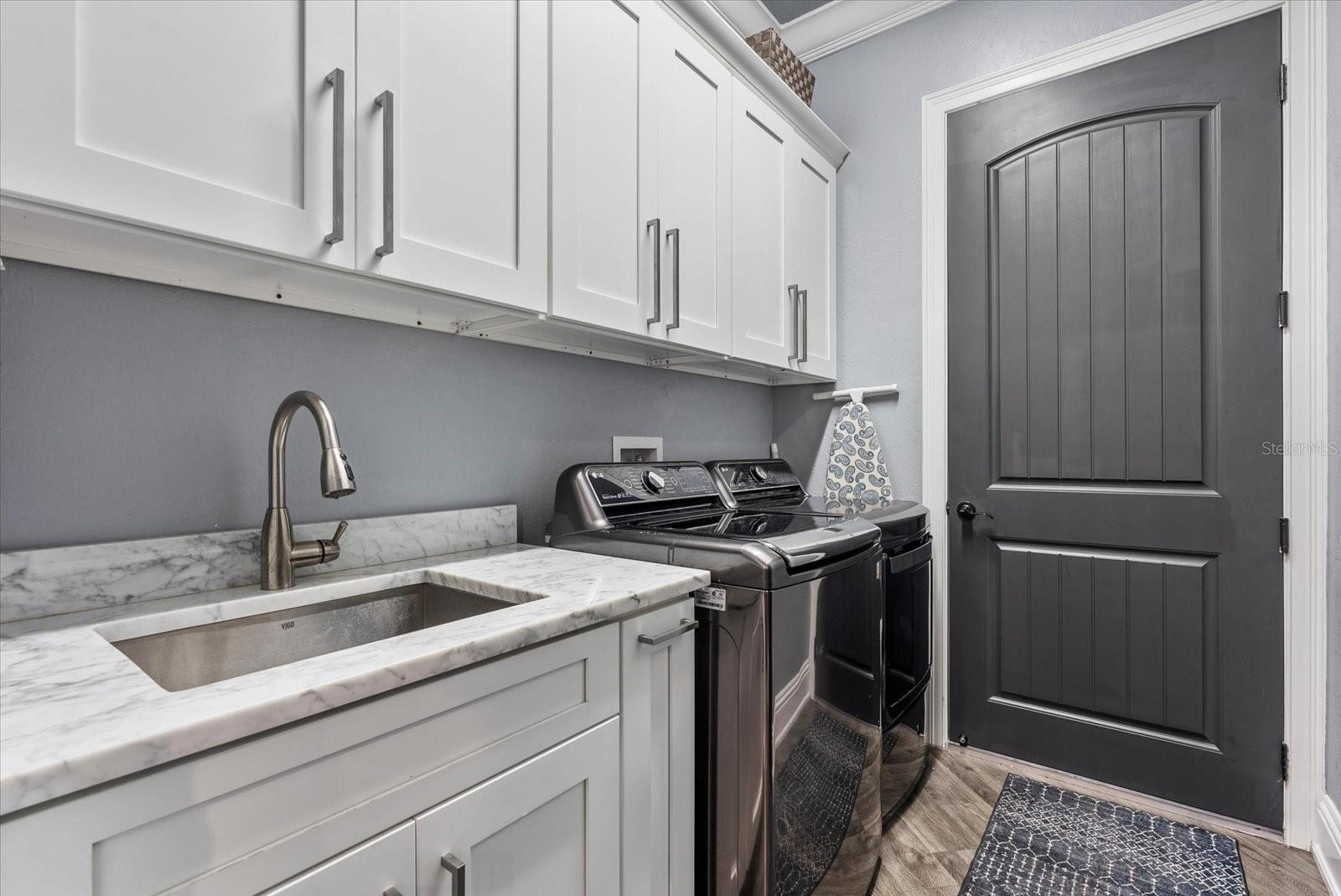 Image 24 of 49 For 3604 Tropicaire Boulevard