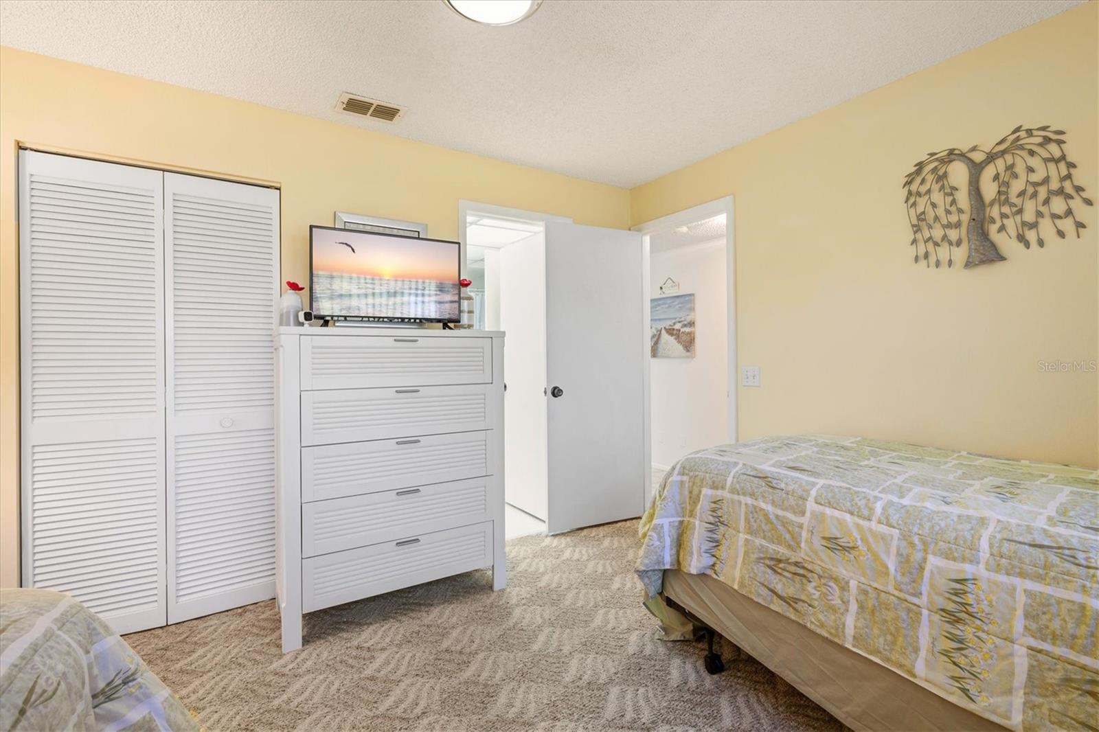 Image 14 of 38 For 6507 Heritage Lane 2605