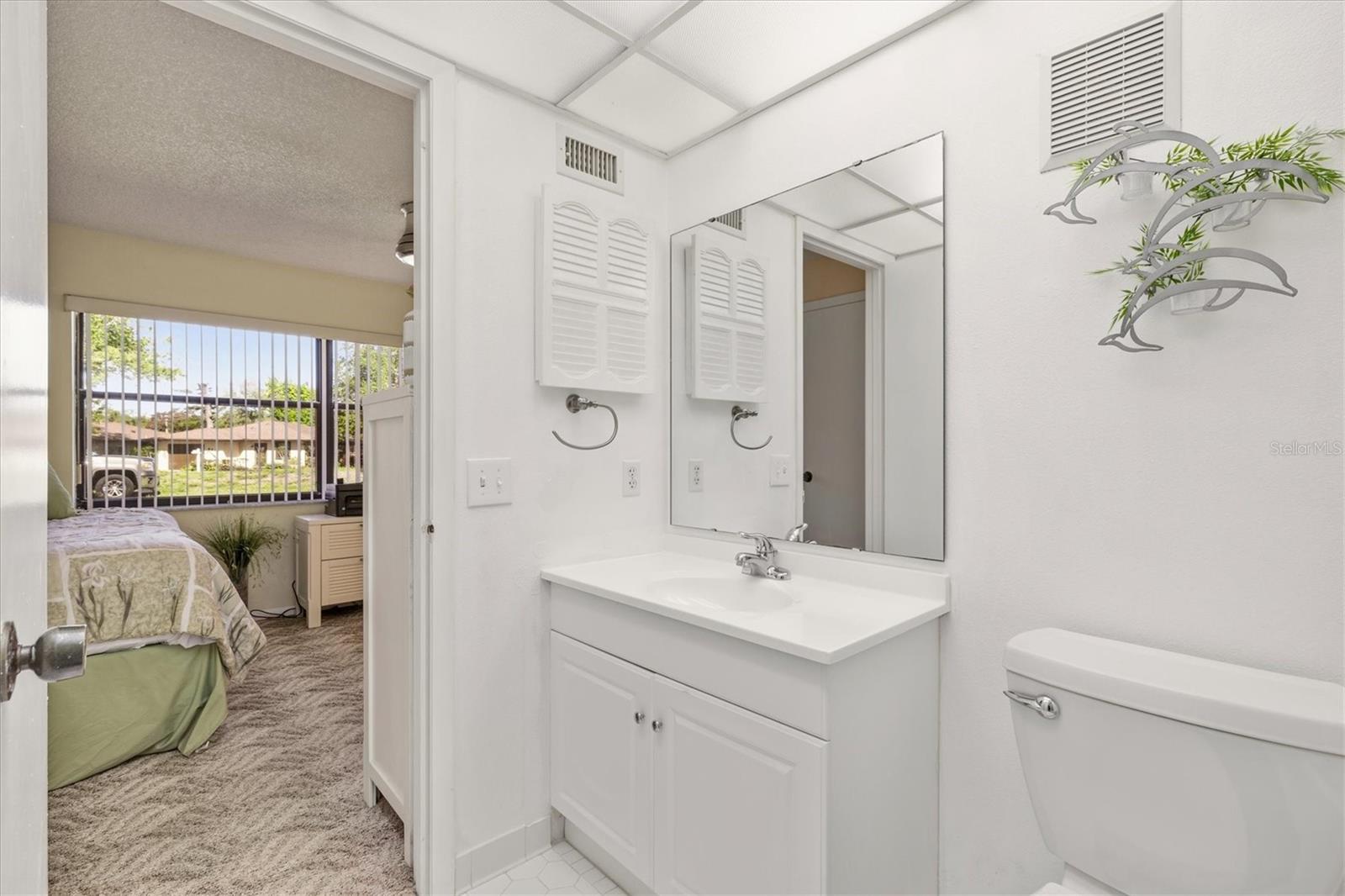 Image 15 of 38 For 6507 Heritage Lane 2605