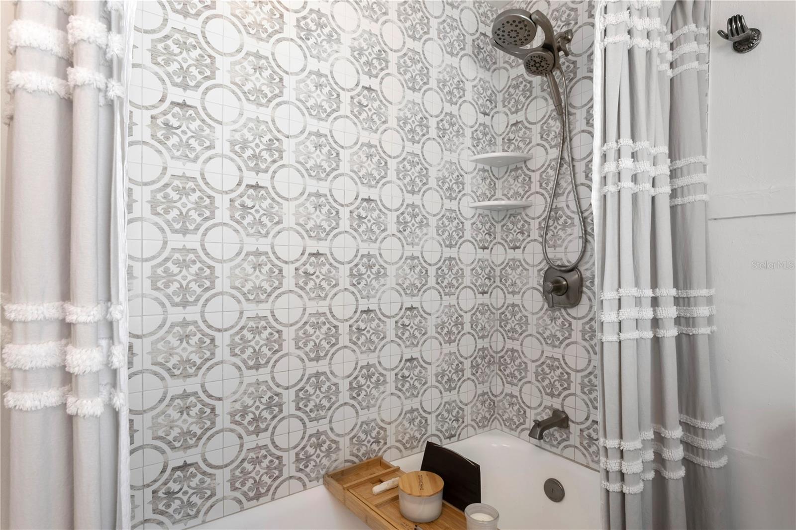 Image 39 of 83 For 1140 Oak Street Ne