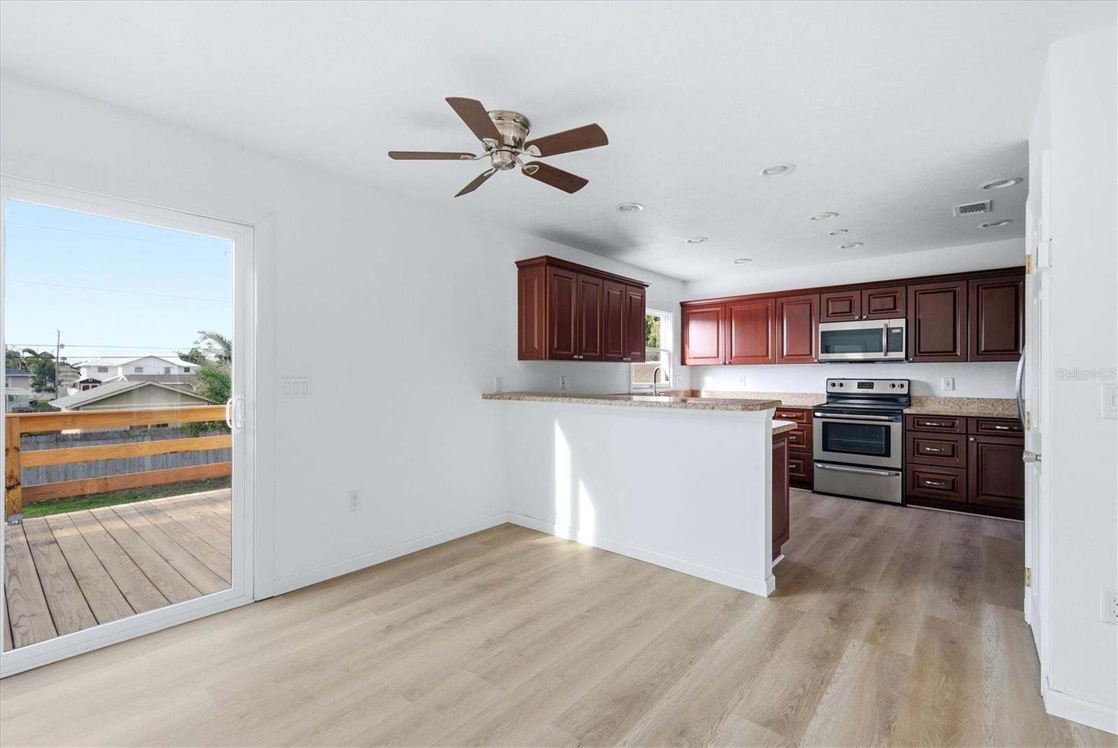 Image 11 of 32 For 515 46th Street W