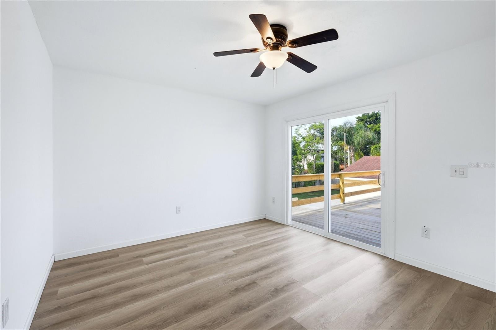 Image 16 of 32 For 515 46th Street W