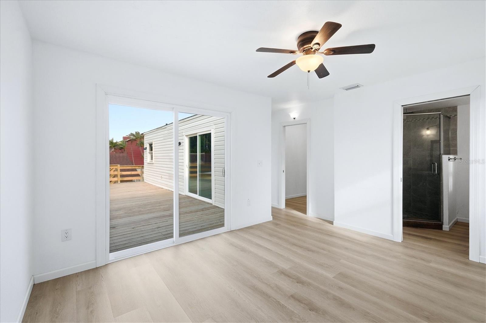 Image 17 of 32 For 515 46th Street W