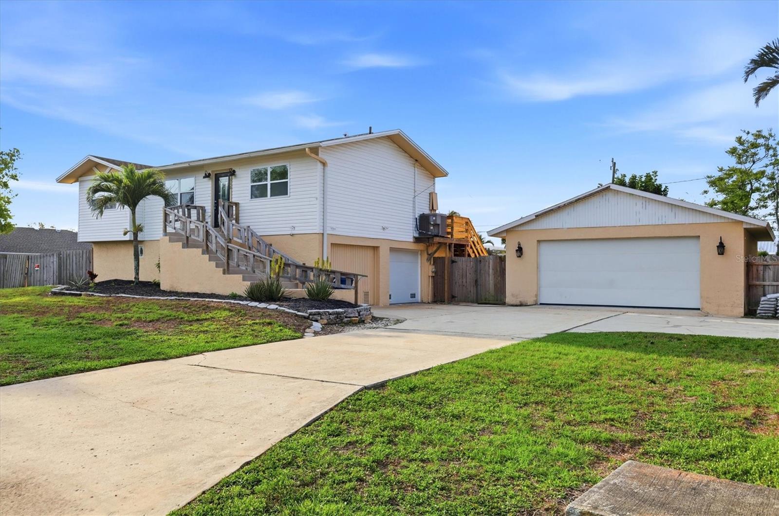 Image 2 of 32 For 515 46th Street W