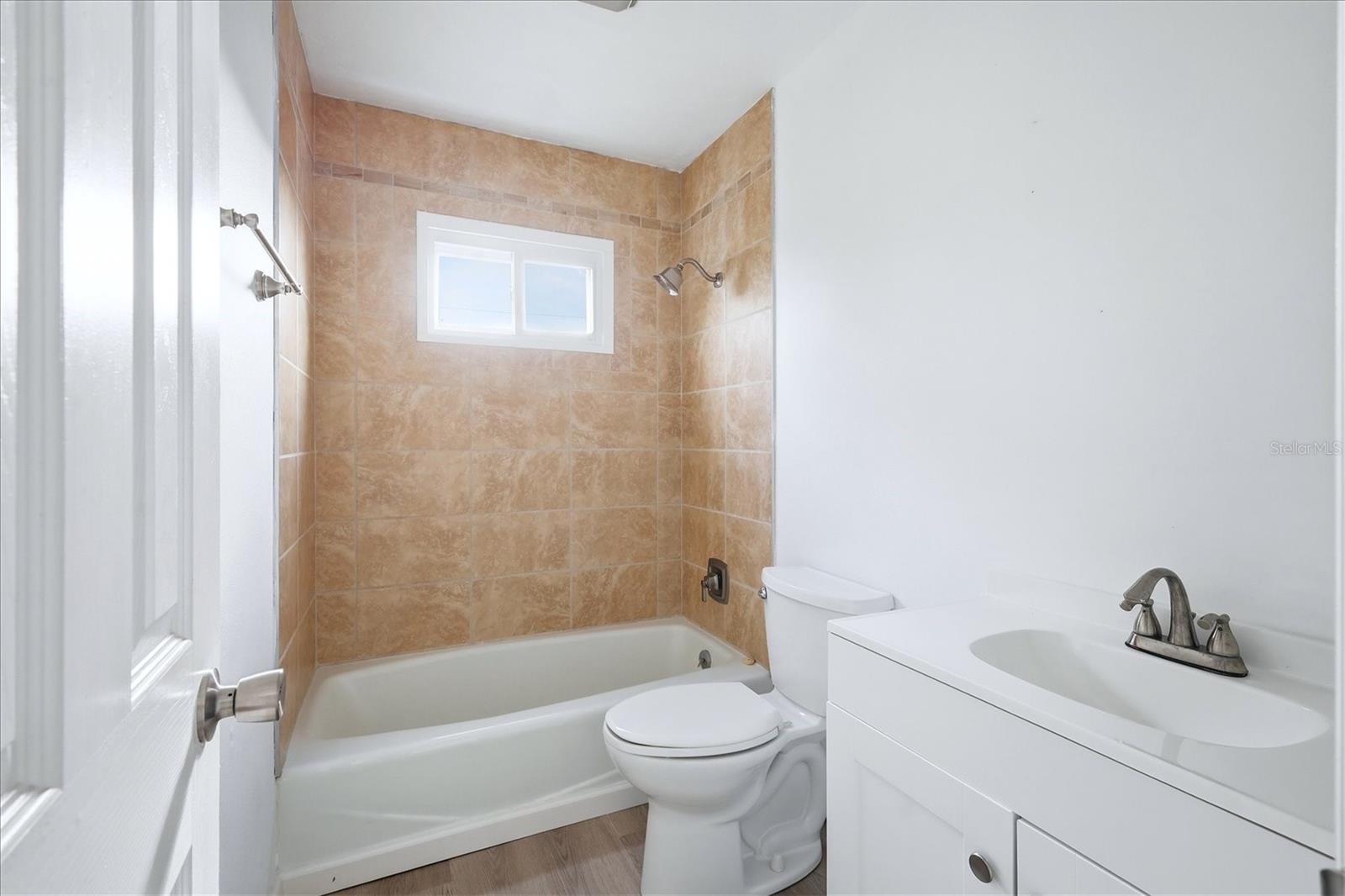 Image 22 of 32 For 515 46th Street W