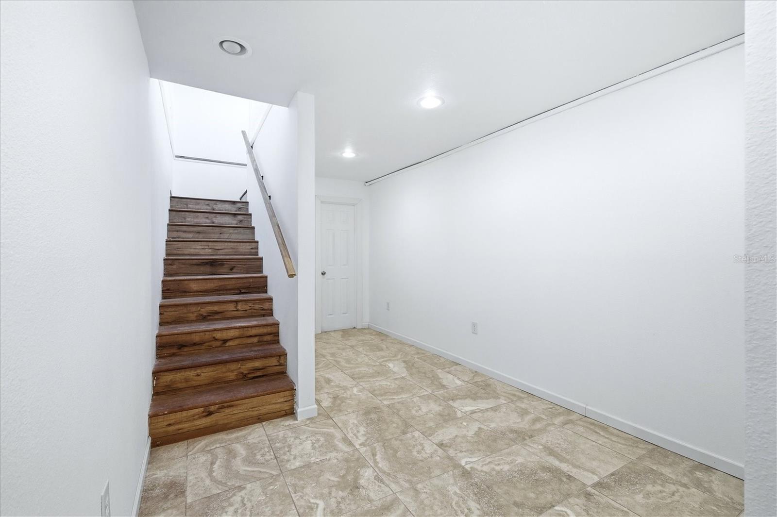 Image 23 of 32 For 515 46th Street W