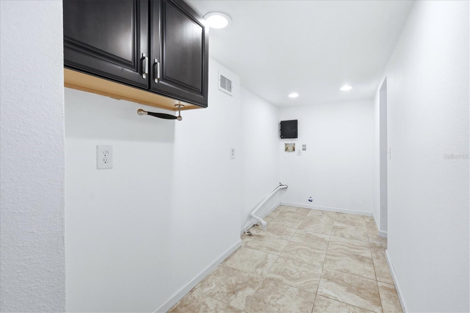 Image 24 of 32 For 515 46th Street W