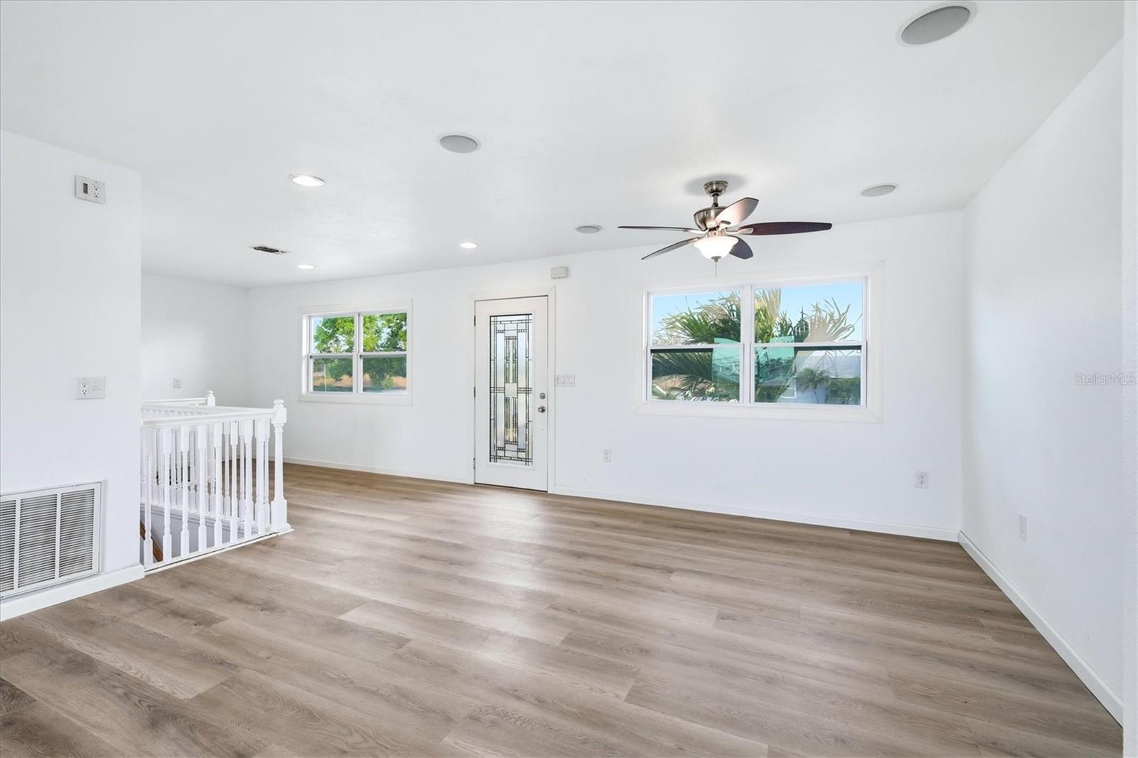 Image 6 of 32 For 515 46th Street W