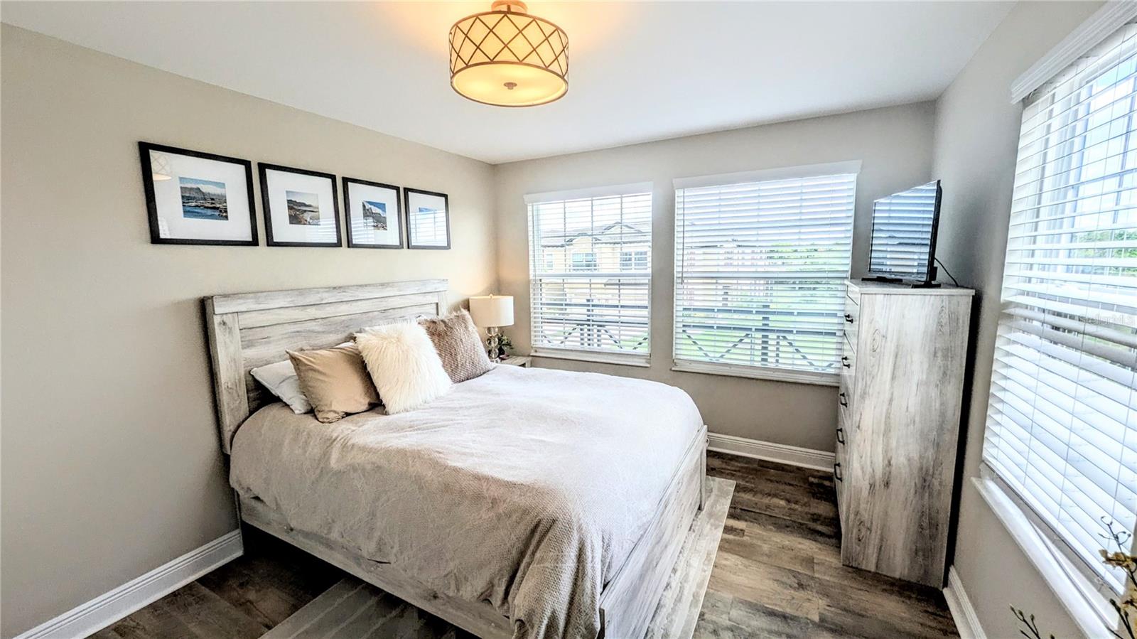 Image 20 of 31 For 5157 78th St Circle E