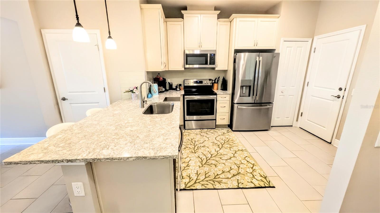 Image 4 of 31 For 5157 78th St Circle E