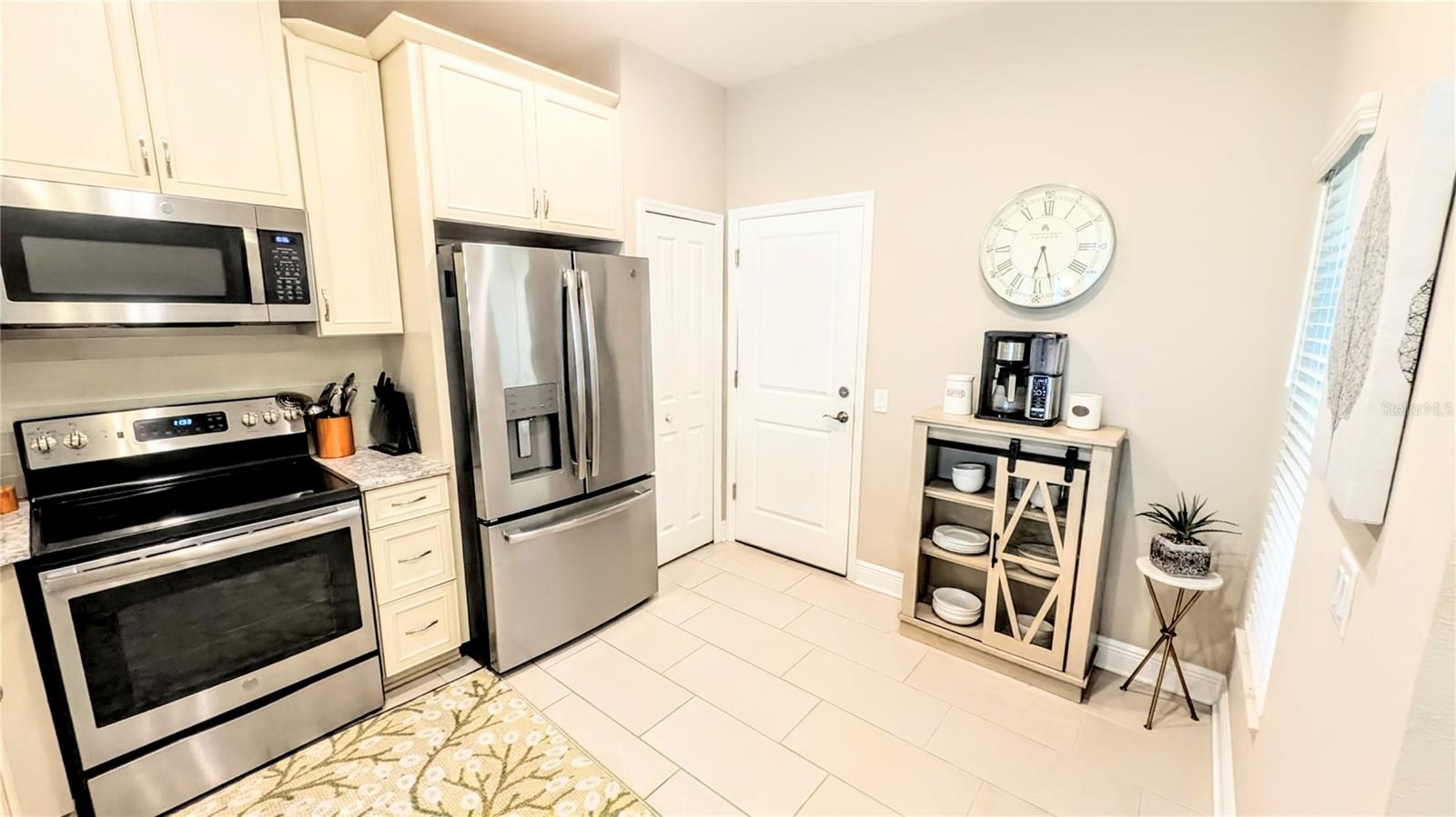 Image 5 of 31 For 5157 78th St Circle E