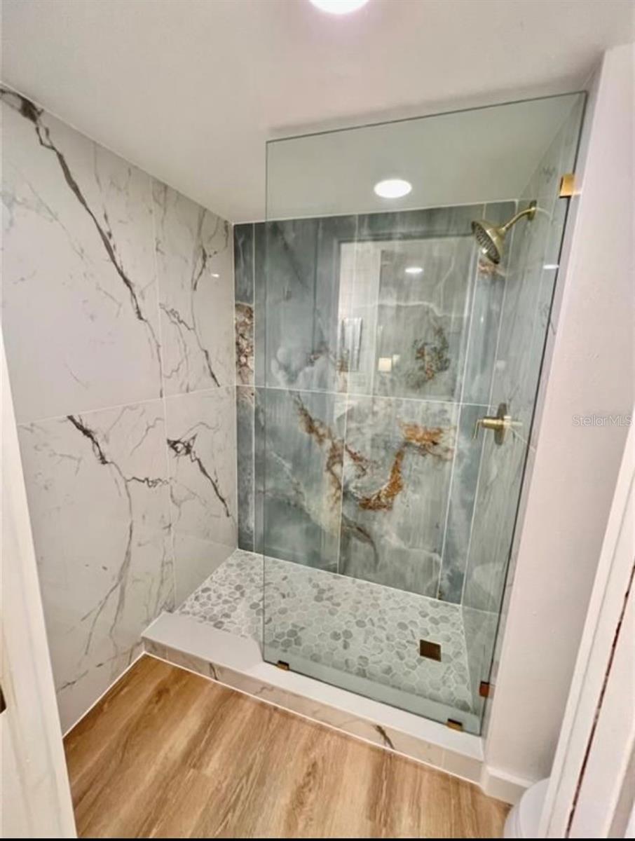 Image 9 of 18 For 7203 Curtiss Avenue 1a