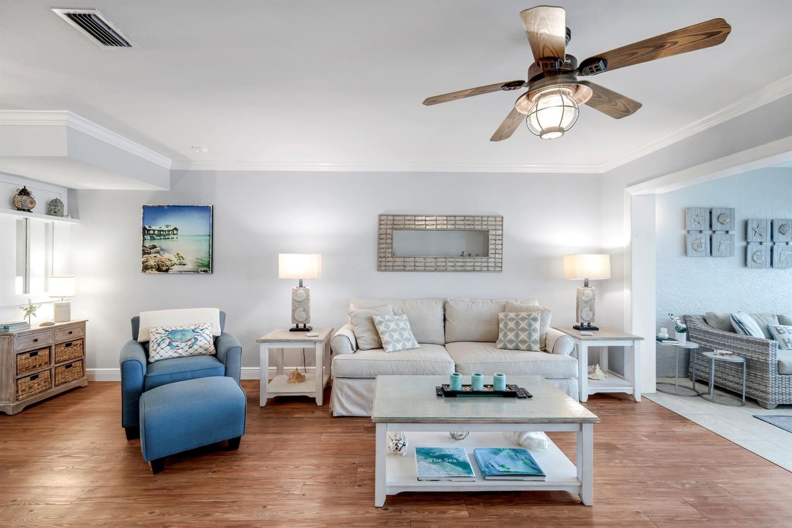 Image 10 of 28 For 894 Buttonwood Drive 221